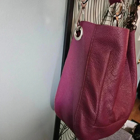 M0851 | HB30 Classic Saddle Slouchy Raspberry Hobo  Bag - Picture 12 of 16